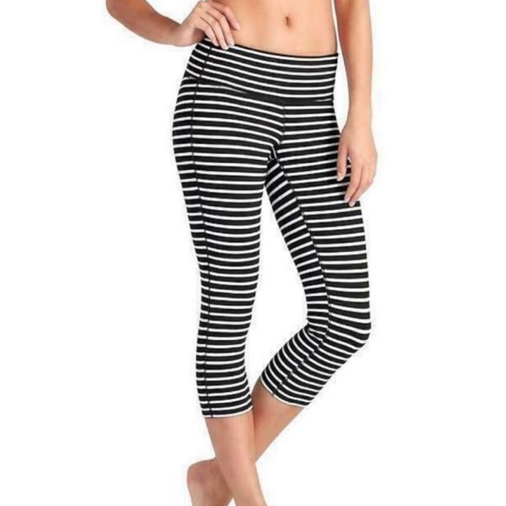 Athleta STRIPES CHATURANGA™ CAPRI - Size Medium